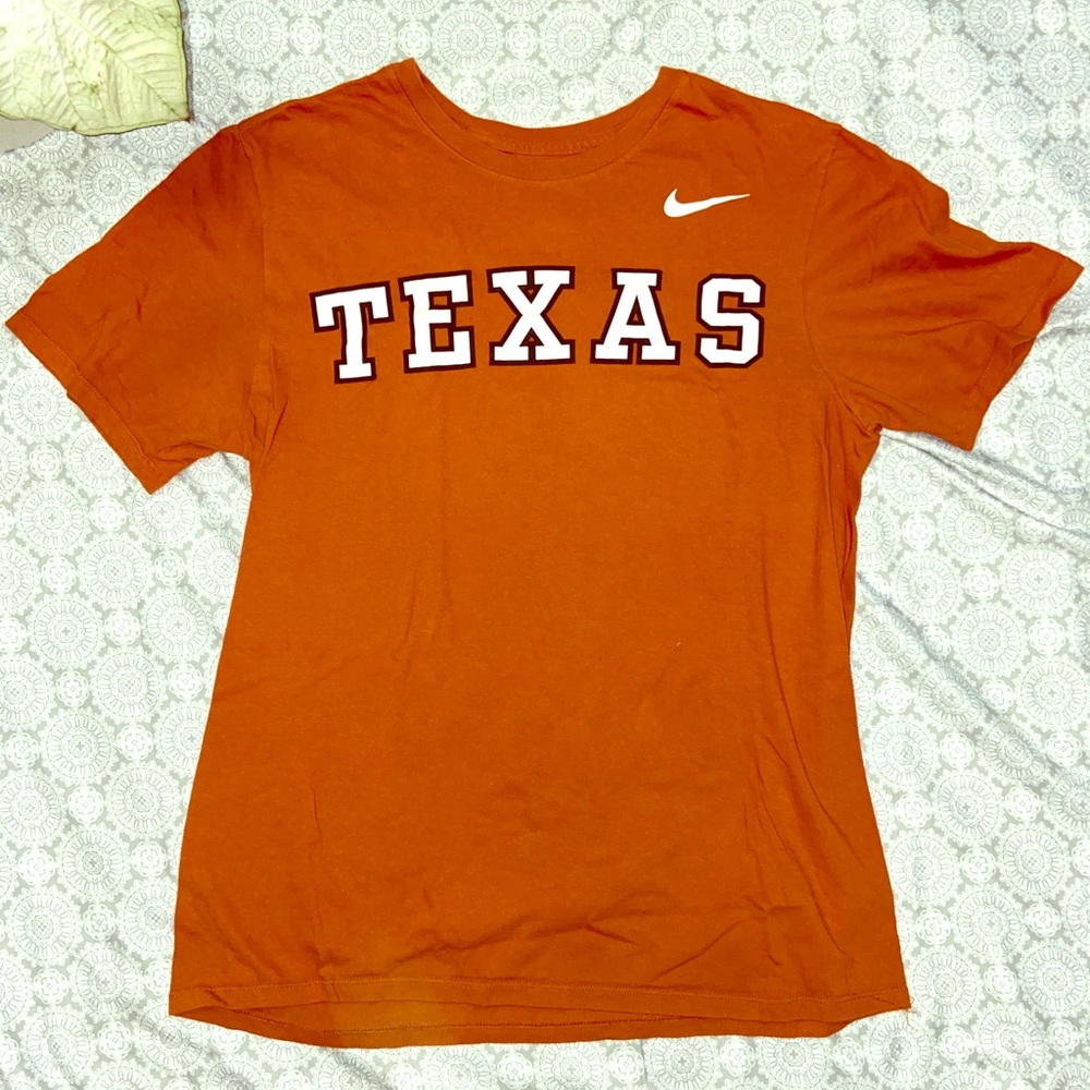 NWOT SS University of Texas at Austin Nike T-Shirt